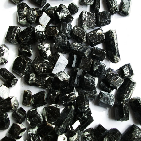 Single crystal tourmaline Small size